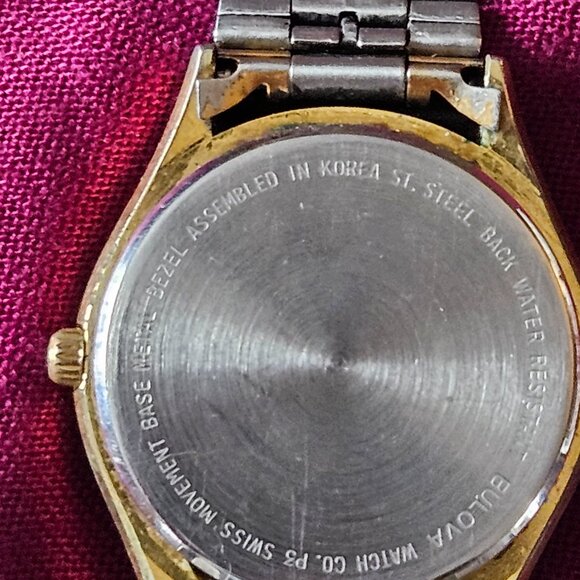 Vintage Caravelle by Bulova Quartz Watch – Gold Tone, Day-Date - Picture 9 of 15